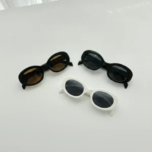 Retro Oval Sunglasses for Kids - Classic Fashion Eyewear in Black and White